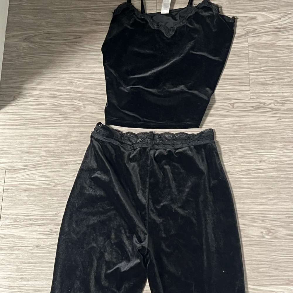 Velvet goth lounge set - Picture 3 of 3